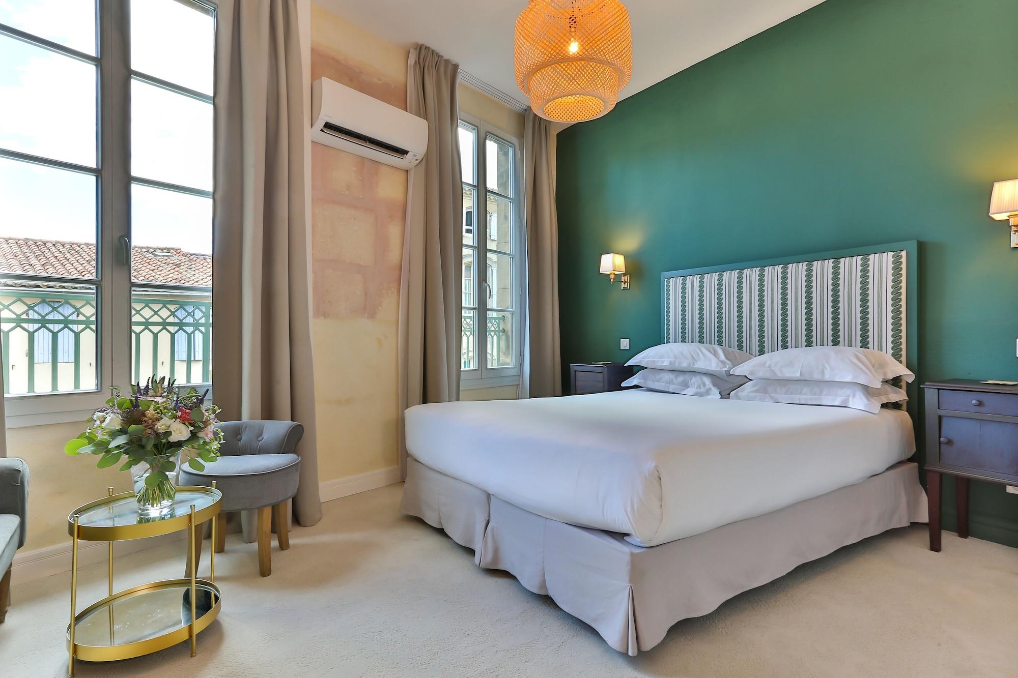 Le Relais De Poste Centre Historique Hotel