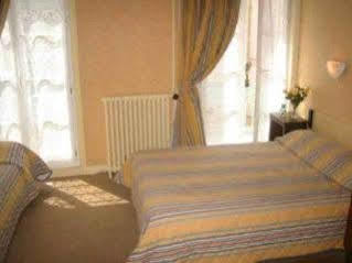Le Relais De Poste Centre Historique Hotel 2*