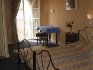 Hotel Le Relais De Poste Centre Historique 2*